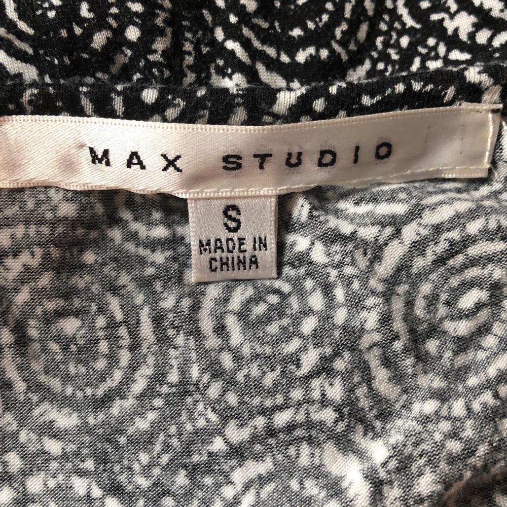 Max Studio Top - Picture 3 of 3